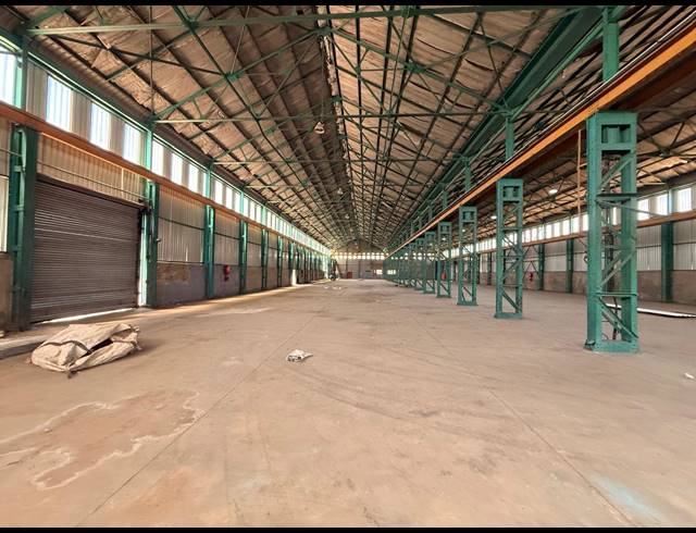 4,000M² WAREHOUSE FOR SALE IN BOKSBURG EAST